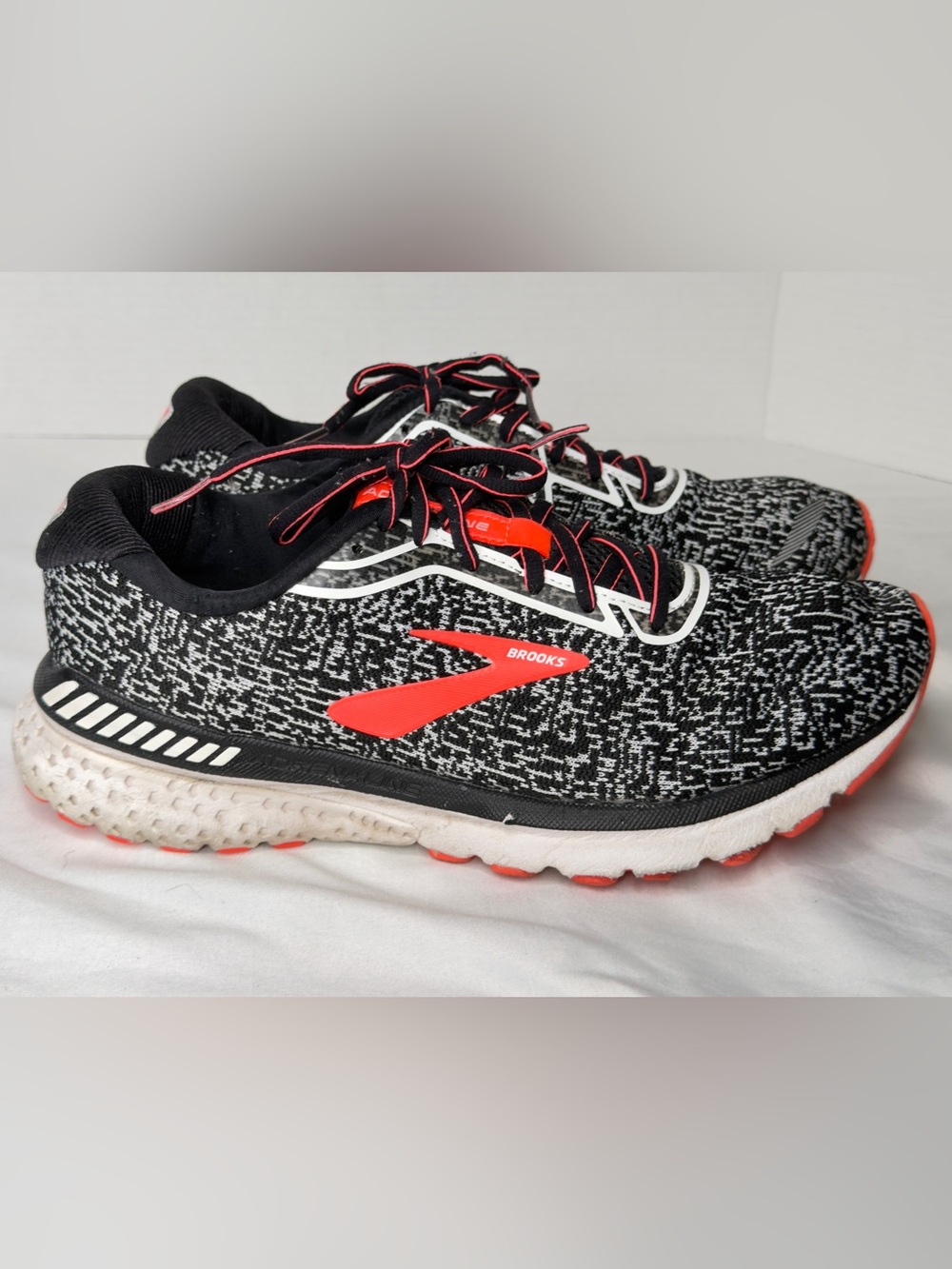 Brooks Adrenaline GTS 20 Women’s Running Shoes Size 11